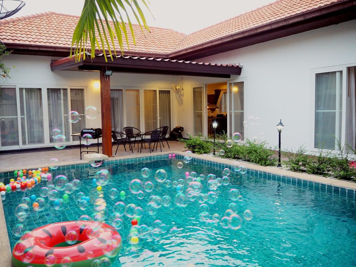 The Beach Pool Villa Pattaya Buitenkant foto