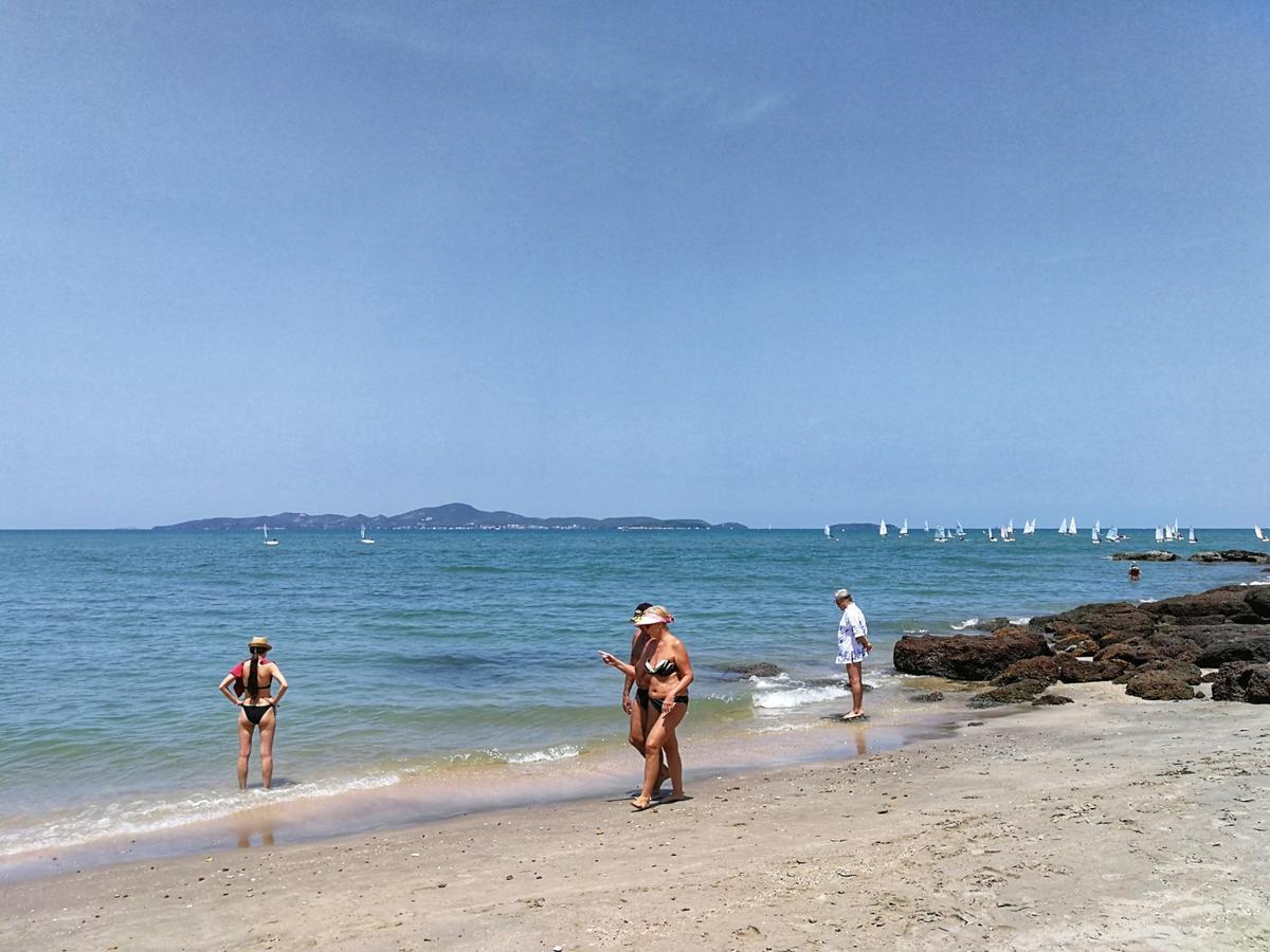 The Beach Pool Villa Pattaya Buitenkant foto
